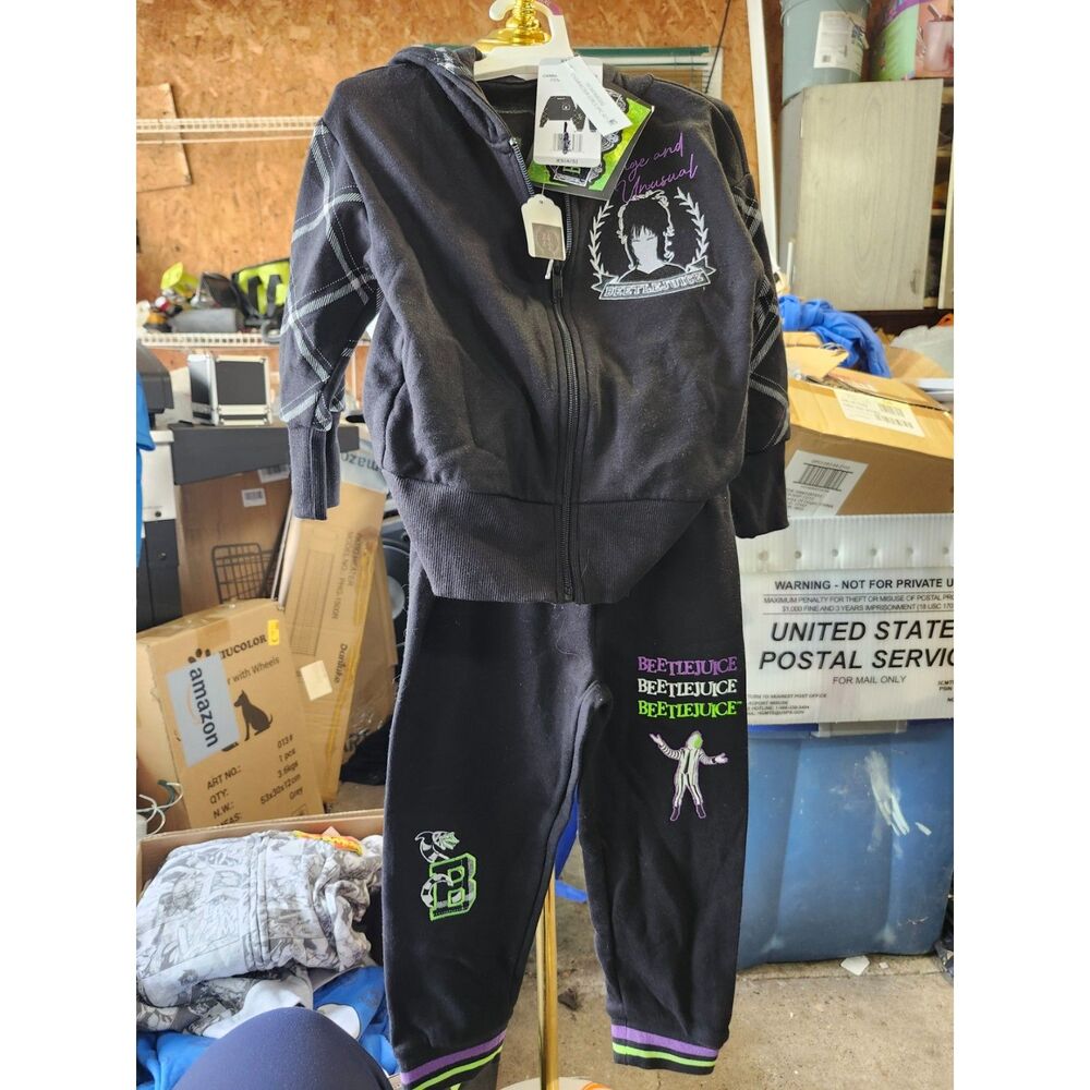 Brand New Beetlejuice Graphic Fleece Jogger Set Size XS 4/5 (NWT)